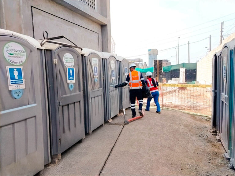 Sanitario portátil instalado con éxito