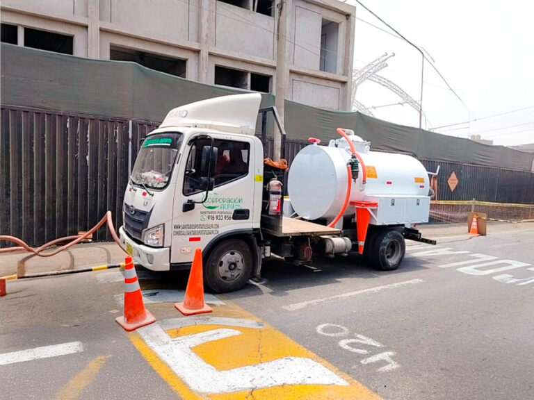 Sanitario portátil instalado con éxito