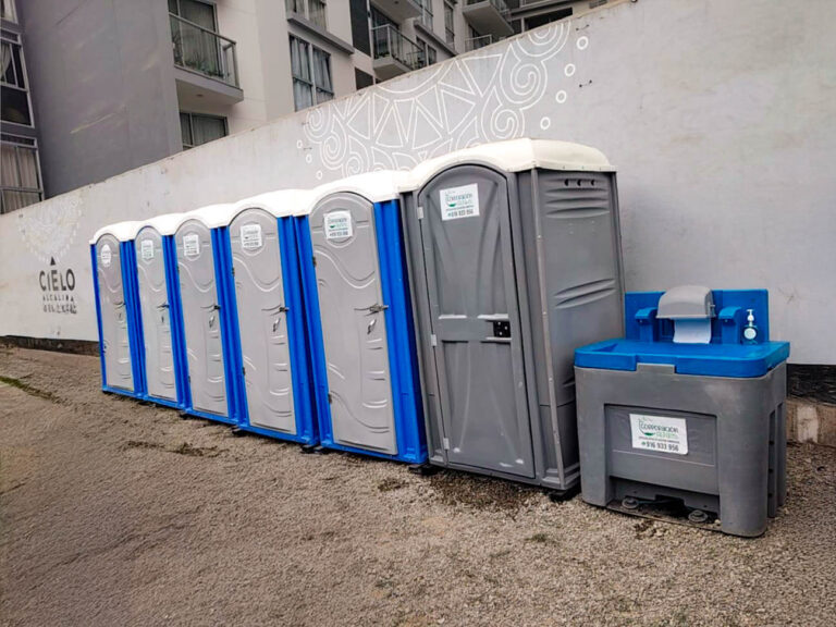 Sanitario portátil instalado con éxito