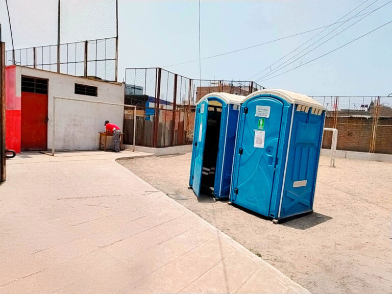 Sanitario portátil instalado con éxito
