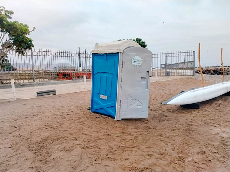 Sanitario portátil instalado con éxito